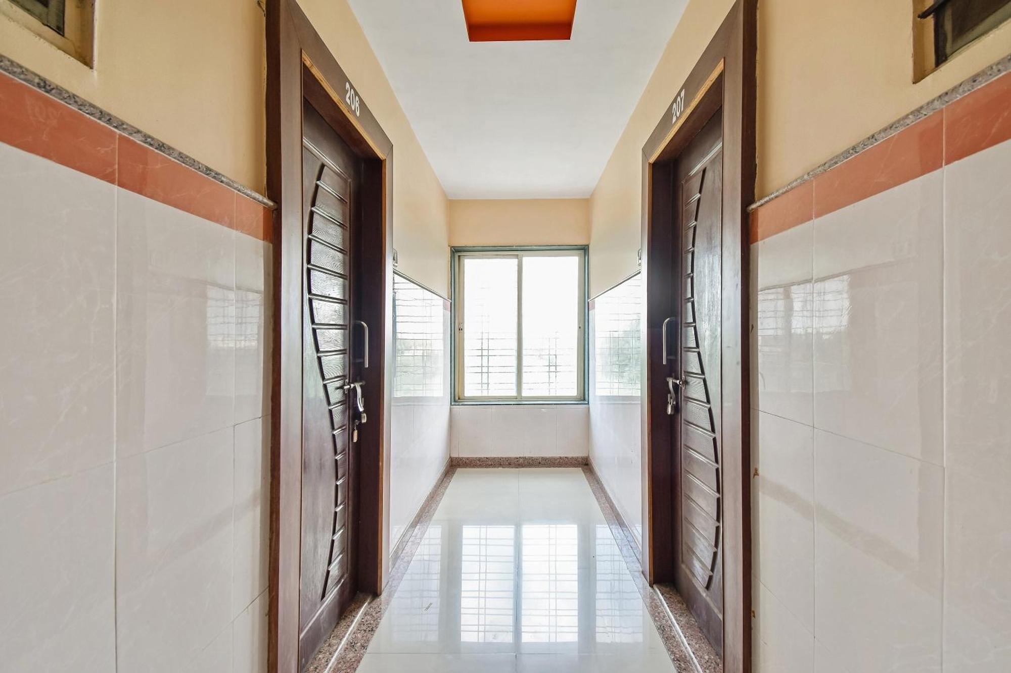 SPOT ON 49550 Hotel Jeeva Residency Shirdi Buitenkant foto
